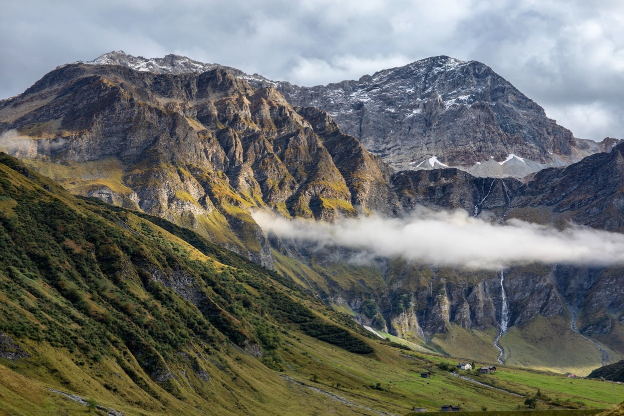 Descubre la majestuosidad de Jungfrau: el tesoro natural de los Alpes suizos