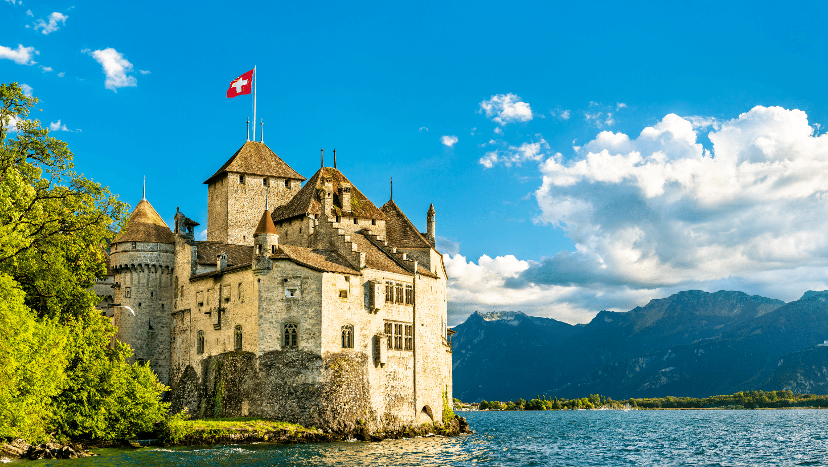 Descubre el impresionante Château de Chillon en el sur de Suiza.